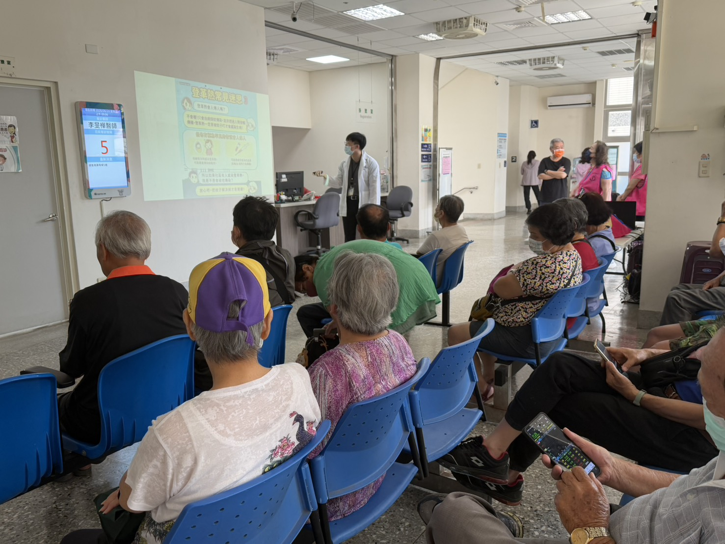 2026年06月24日秀傳PGY醫師門診登革熱衛教照片4