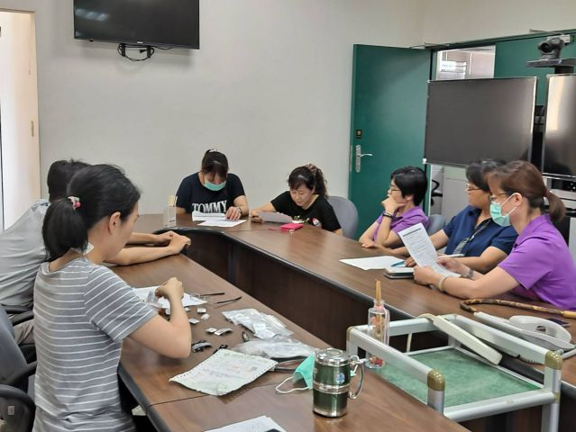 2020年11月25日所務會議電話禮貌演練照片3