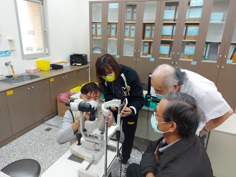 2023年12月22日麗睛眼底檢查照片2