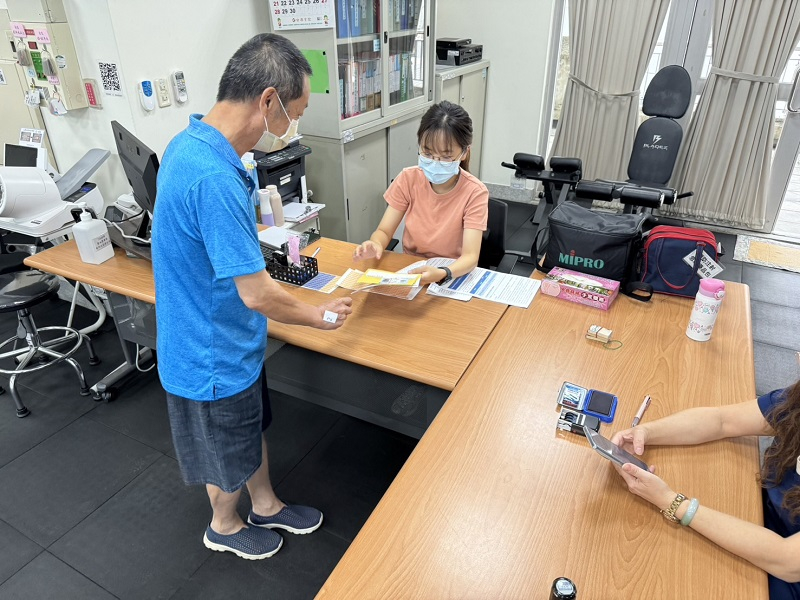 2024年04月27日新冠疫苗XBB.1.5與肺炎鏈球菌疫苗施打照片1